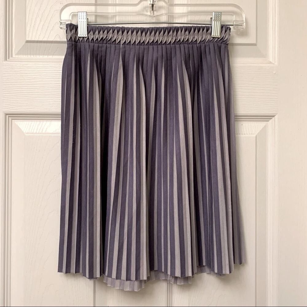 H&M purple accordion skirt